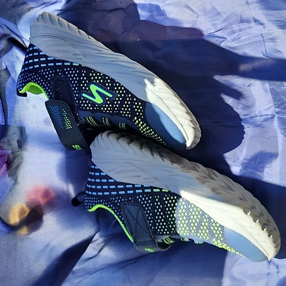 Toddler Sketchers - Picture 2 of 5